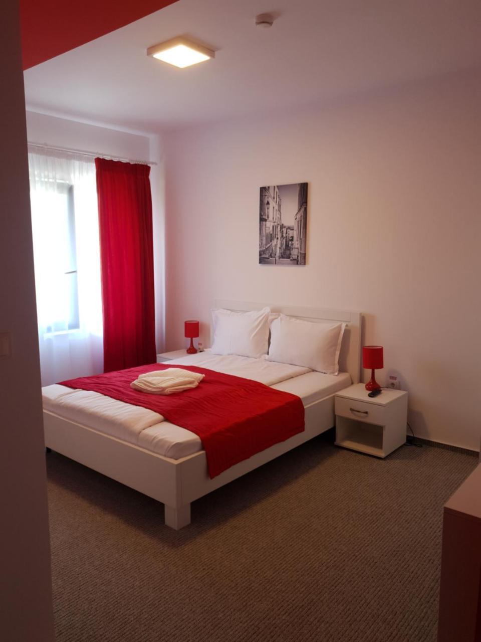 Pensiune Confort Morosanu Sinca Veche Bagian luar foto